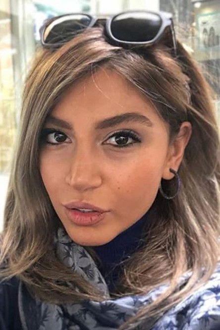 Negah Khaghani as Moluk