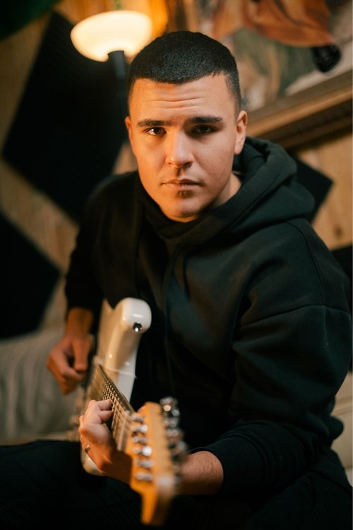 Martín Pérez as Cartón