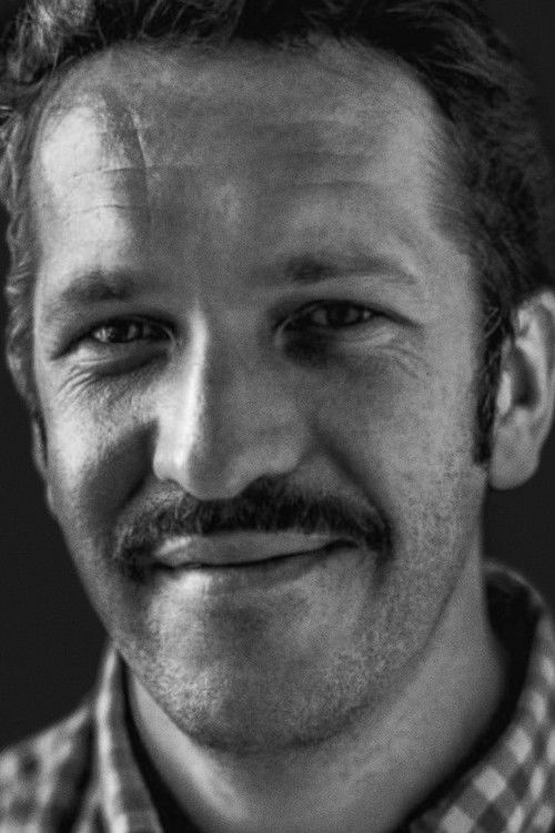 Roberts Vinovskis as Roberts