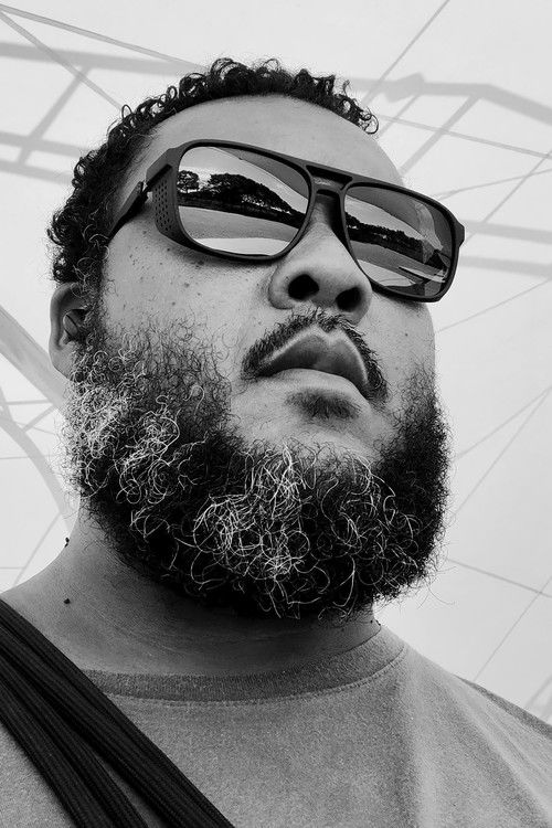 Leandro Sherman as Zombie