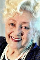 Yayra Abdullaeva as мать Турабека