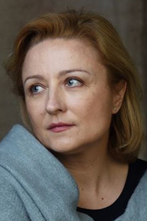 Nataša Barbara Gračner as Tina's mother