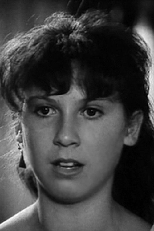 Silke Natzke as Julia