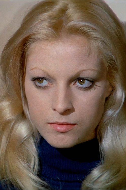 Patrizia Viotti as Sally Reece