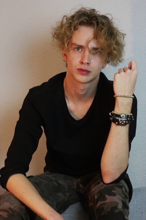 Daniel Paulin as Daniel