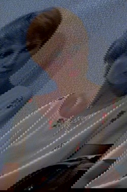 Michèle Baumgartner as Arlette Coudray