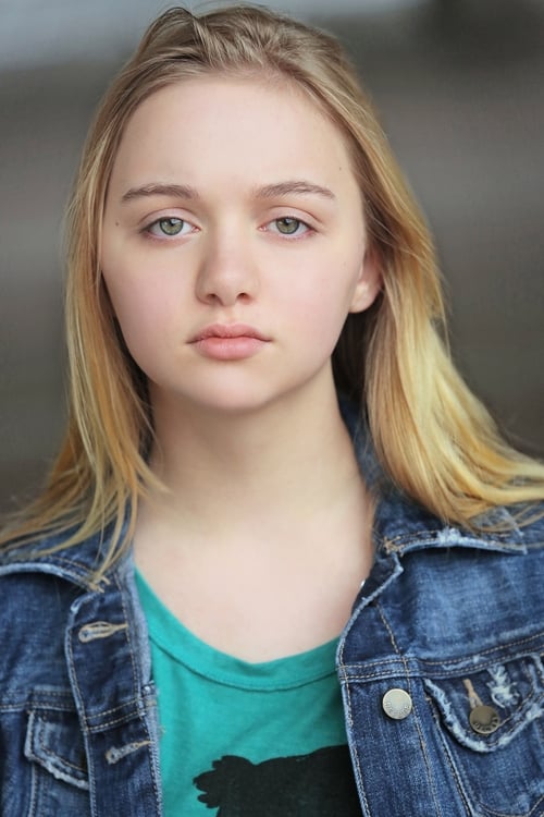 Maddie Nichols as Robin Rivera