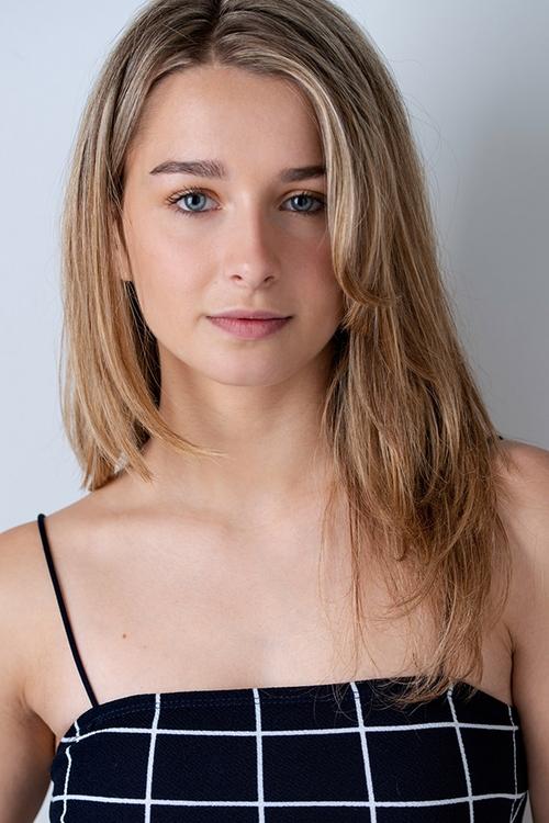 Erin Pitt as Young Alessa Gillespie