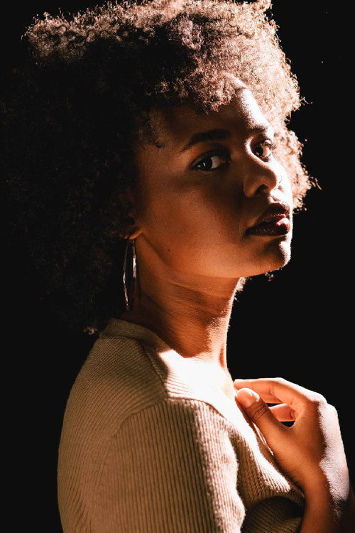 Arfina Hamadi as Aphrodite