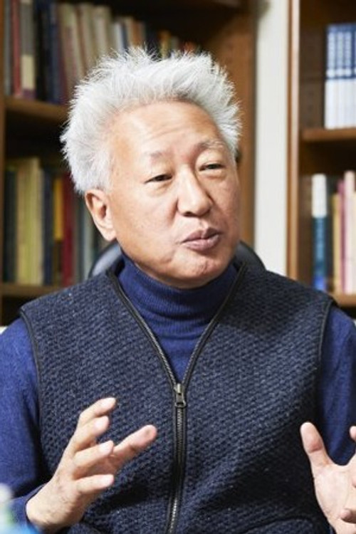 Ryu Seok-chun as Self
