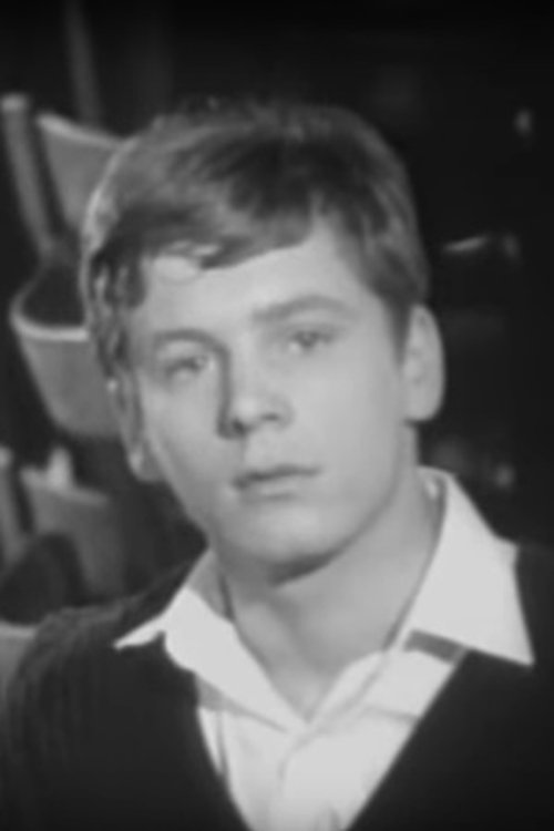 Balázs Kosztolányi as András Bálint