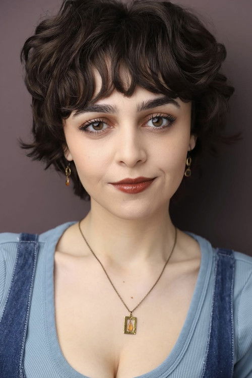 Sydney Carmona as Daisy