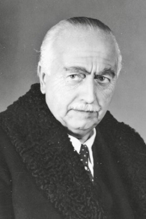 Åke Claesson as Oscar Motander