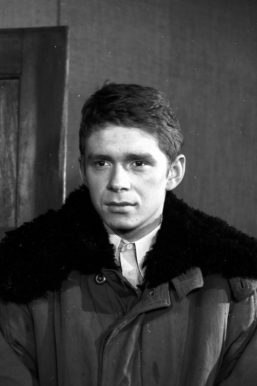 Andrzej Jurczak as Prisoner (uncredited)