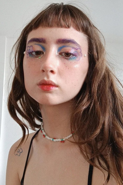 Sofia Cornwell as Julia