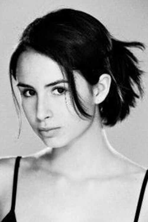 Axelle Ade-Pasdeloup as Aurélie