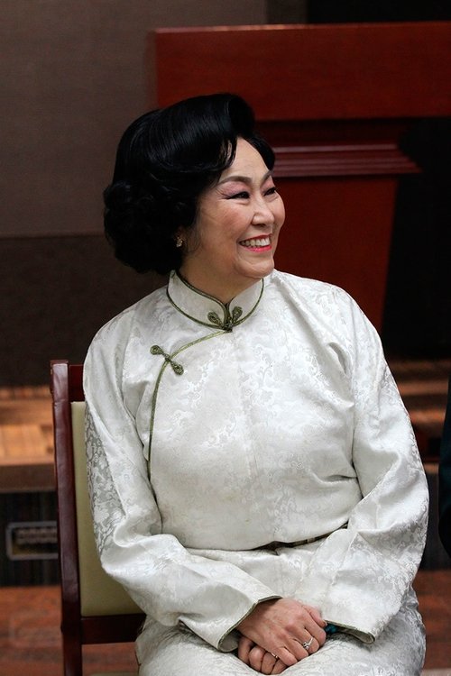 Suvd Namsrai as Tsendsuren