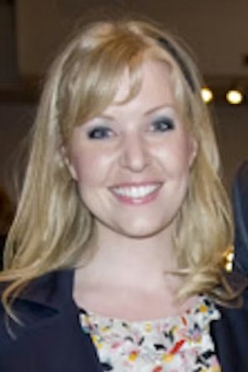 Julie Lund as Simone