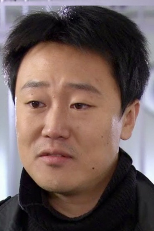 Kang Suk-won as Behavior Examiner