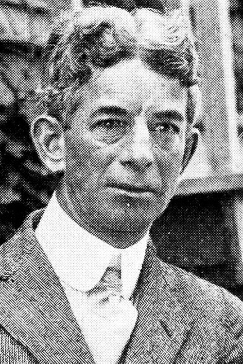 Charles Avery as Seth Buxley