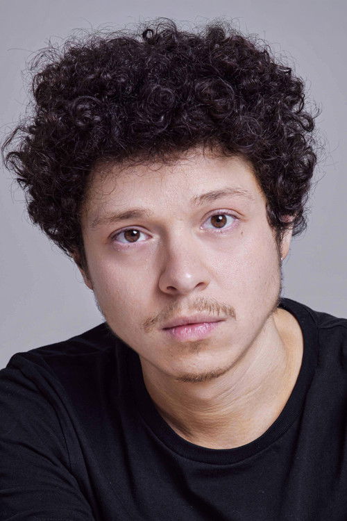 João Nunes Monteiro as Raul