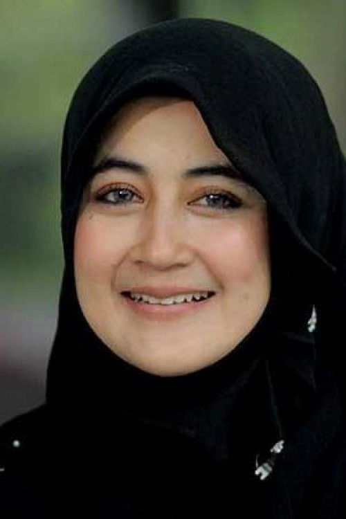 Pipik Dian Irawati as Humaira