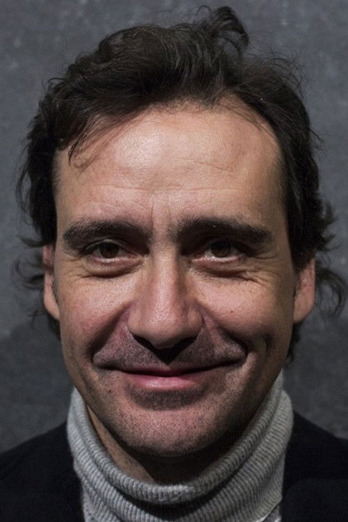 Jorge Loureiro as Pai Constança