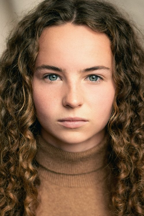 Hattie Gotobed as Young Georgia