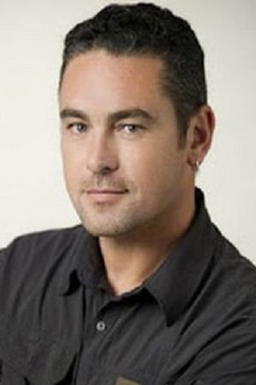 Alejandro Albaiceta as Hombre immobiliaria