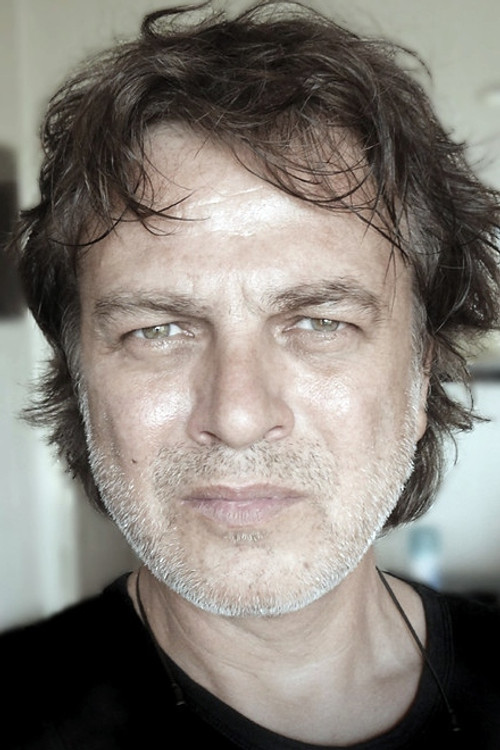 Jean-Philippe Goudroye as Gil