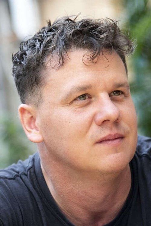 Ötvös András as Tihi