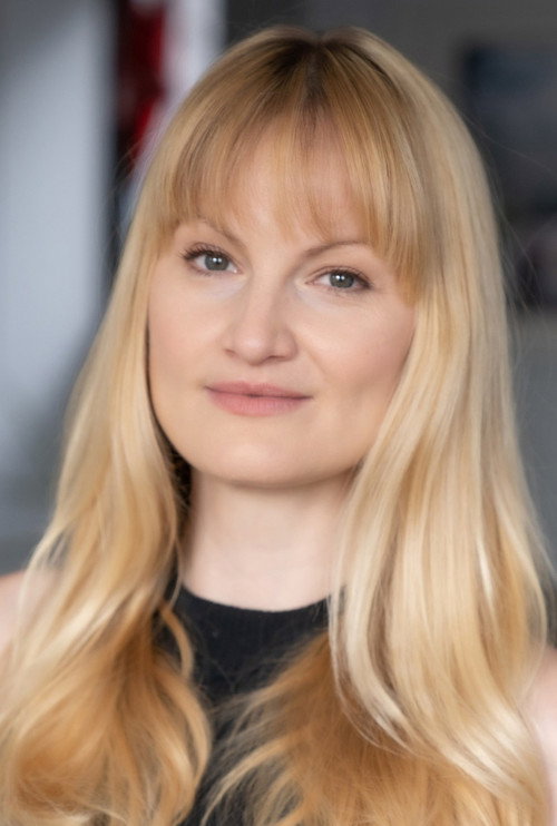 Eleanor Lawrence as Shell