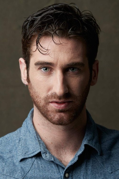 Javier Ruiz Bobillo as Agente López