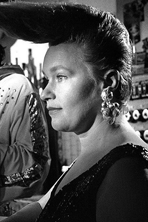 Kirsi Tykkyläinen as Self (uncredited)