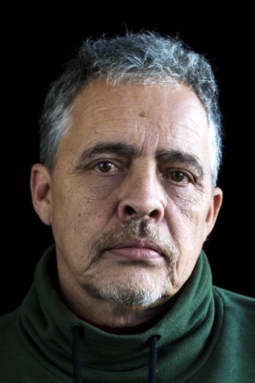 Chawki Amari as Père de Yamina