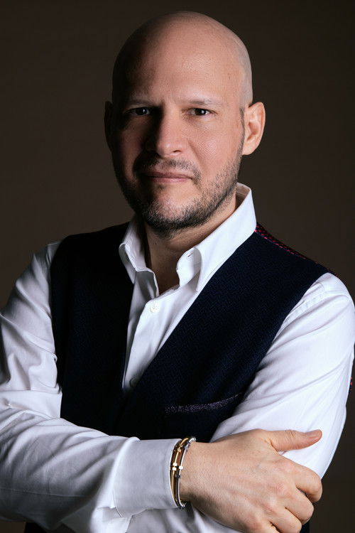 Daniel Birman Ripstein as Jefe