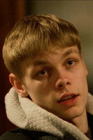 Ola Vasaasen as Isak