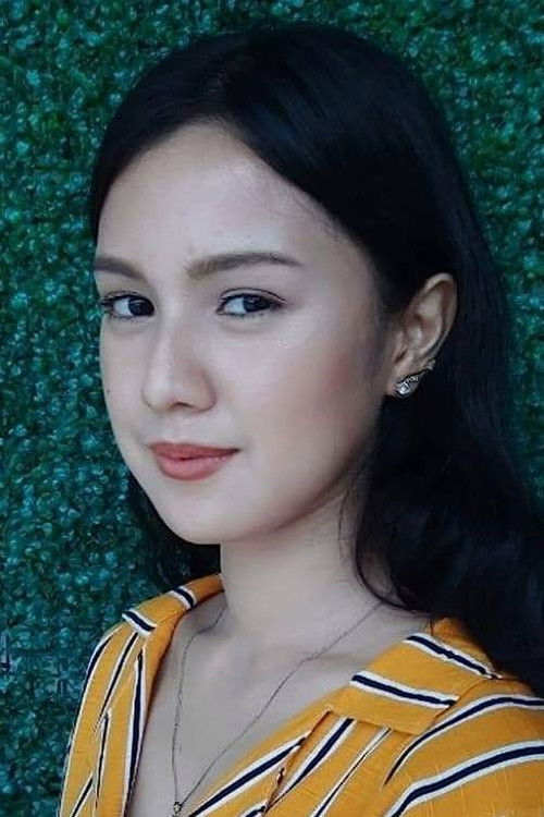 Thalia Villaflorez as Bar Dancer