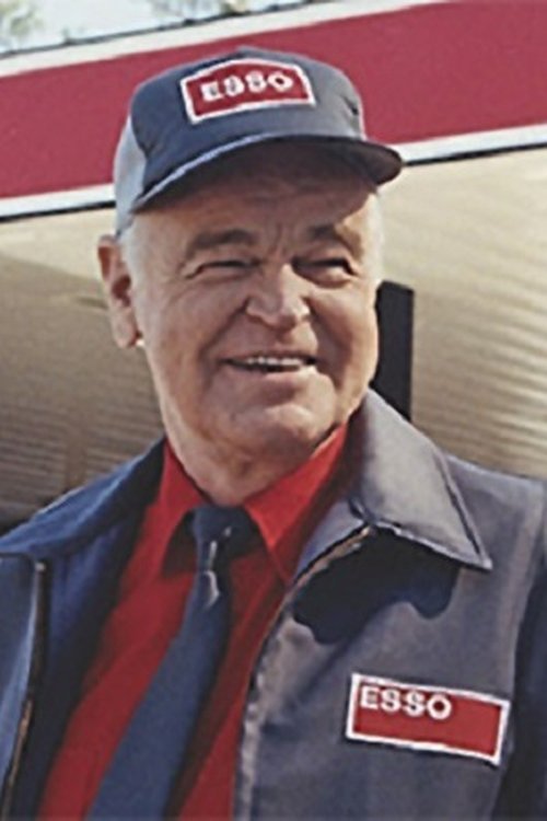 Murray Westgate as Carver