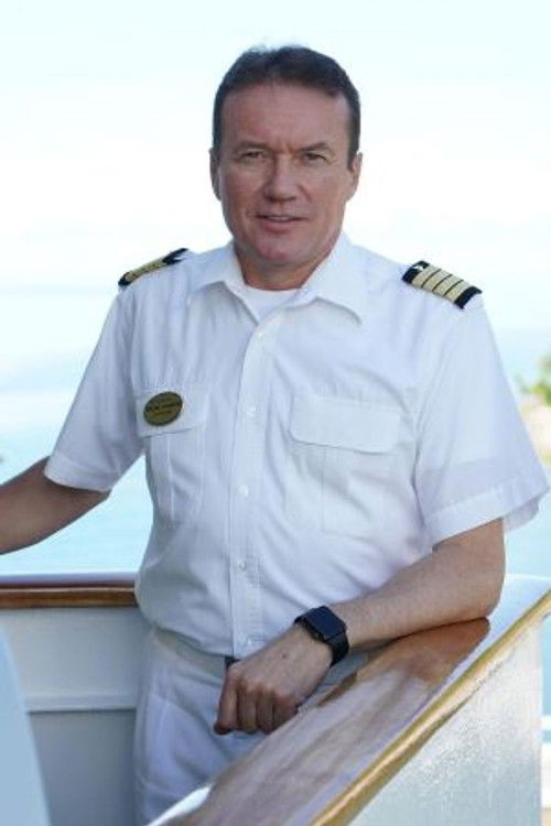 Igor Gaber as Kapitän Igor Gaber