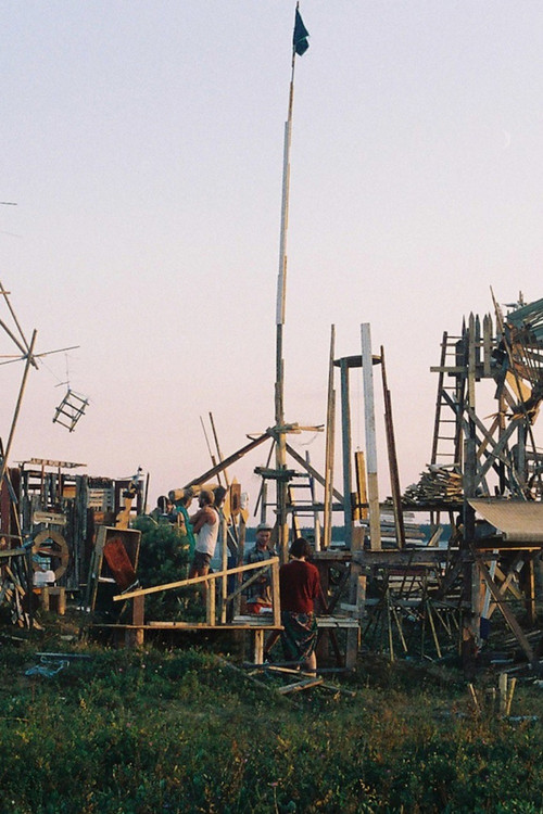 Nothing is left to tell poster