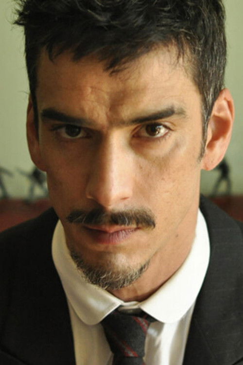 Vicente Almuna as Manchado