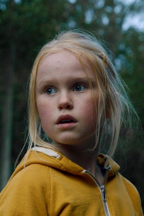 Rakel Lenora Fløttum as Ida