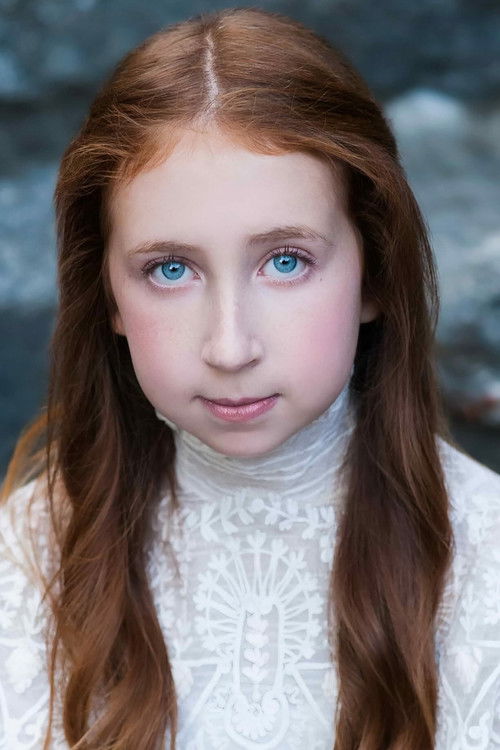 Willa Skye as Mia Walsh