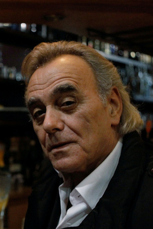 Alban Ceray as Simon