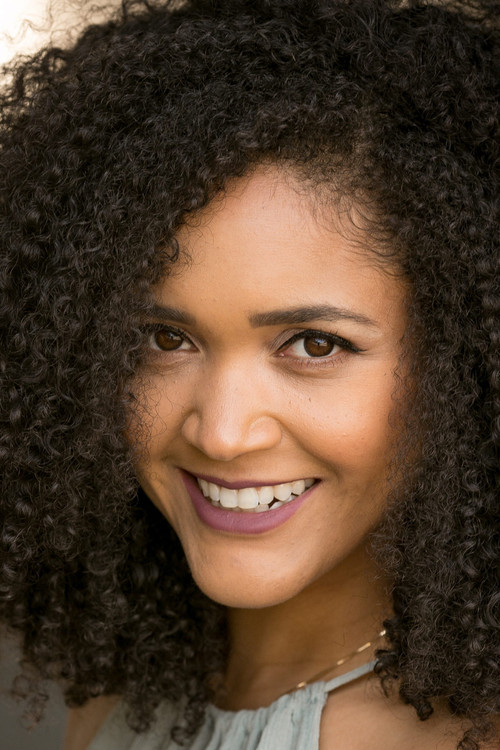 Cindy Fernandez-Nixon as Foxy