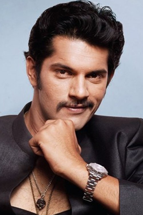 Vinayak Joshi as Peter the tour guide