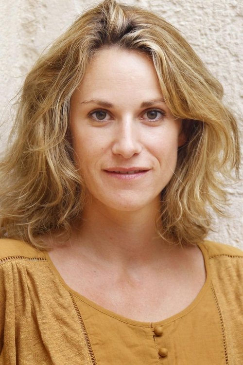 Camille Panonacle as Astrid