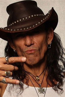 Stephen Pearcy as Self