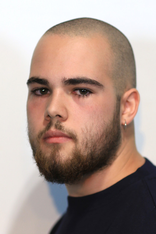 Sam McNamara Ferreiro as Luke